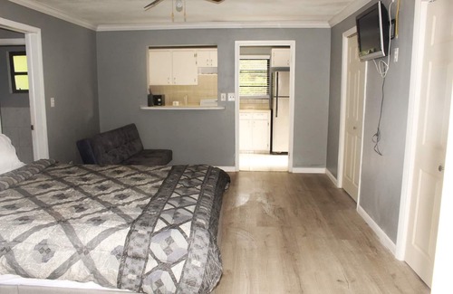 Williams Town House | The Jones Suites