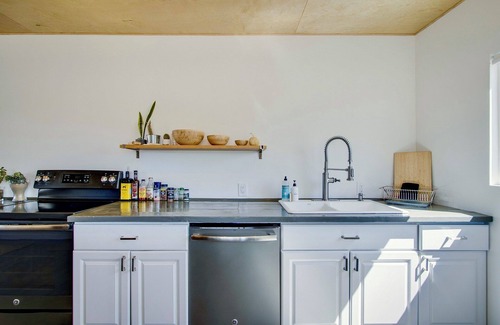 Indian Cove House | The Joshua Tree Whitmore House + Hot Tub