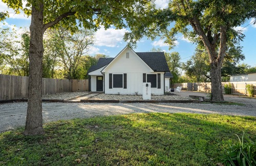 Landon Branch House | The JOY House in Waco, TX! "Charming 1934 Cottage"