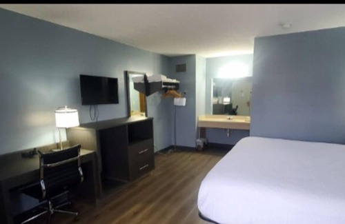 Perry Hotel | The Junction Inn