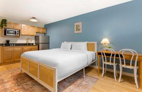 Tucson Hotel | The Kennedy Tucson, SureStay Collection by Best Western