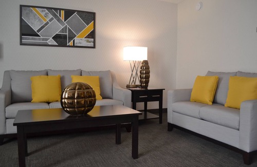 Bryant Pattengill West Hotel | The Kensington Hotel