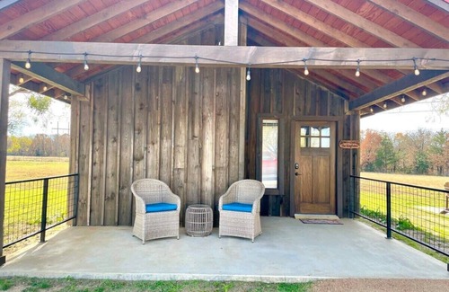 Elm Mott Ski Chalet | The Kingfisher Cabin 15MIN to Magnolia & Baylor