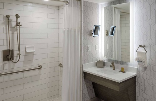 Bloomfield Hills Hotel | The Kingsley Bloomfield Hills - a DoubleTree by Hilton