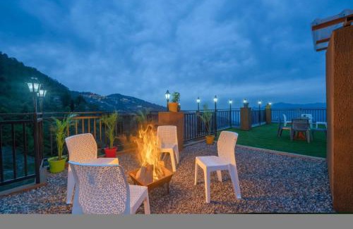 Fagu Hotel | The Kufri Castle I Property of the year I Family Accomodation I Peacefull Area I Sky Bonfire I Kufri by Exotic Stays