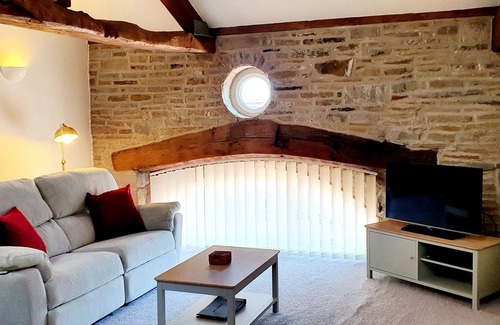 Honley House | The Laithe is a barn conversion in a rural location - 10 mins from Town Centre
