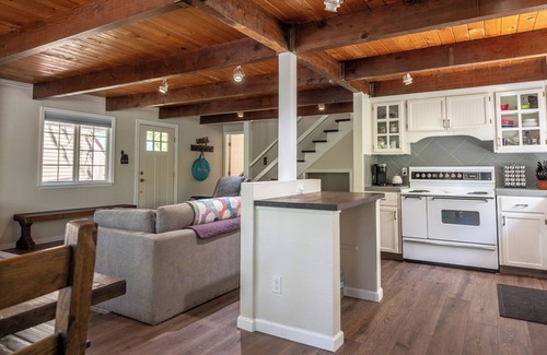 Glencoe Cabin | The Lake House - Beachfront w/AC & Hot tub available!