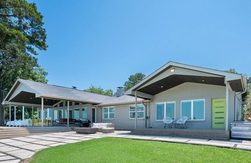 Tool House | THE LAKEHOUSE | Lakefront Boat & RV Getaway
