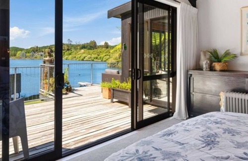 Okere Falls House | The Lakes Edge, Luxury Lake Front House, Lake Rotoiti, Rotorua