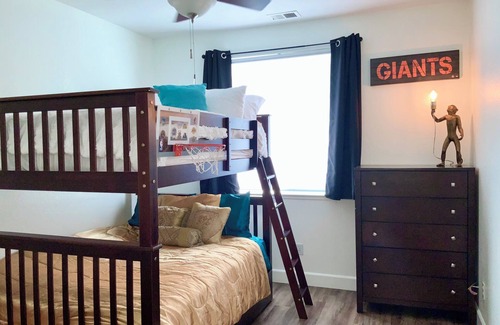 Sparks House | The Lakeside Villa at Red Hawk Golf Course