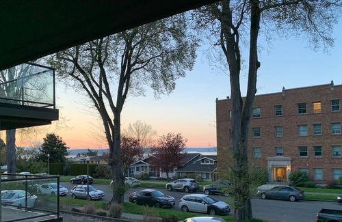 North End Condo | the Lanai, Best Area, Large Balcony, WD, Condo