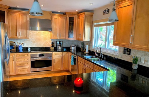 Gravois Mills House | The Landing - 3 Level Home with Amazing Views
