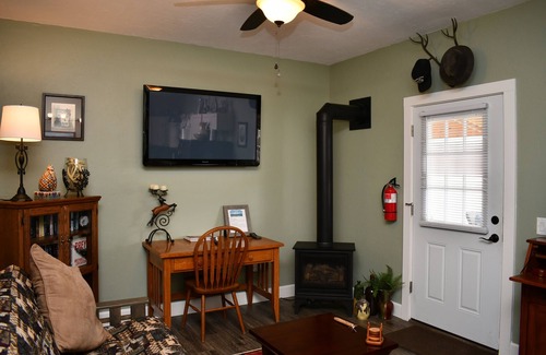 Philipsburg House | The Lazy 8 Apartment