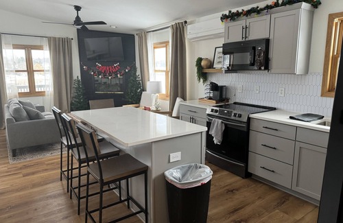 Manawa Cottage | The Lazy Bear Lake House on beautiful Bear Lake, covered deck, great view