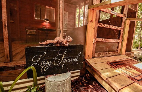 Tyler Cabin | The Lazy Squirrel Cabin