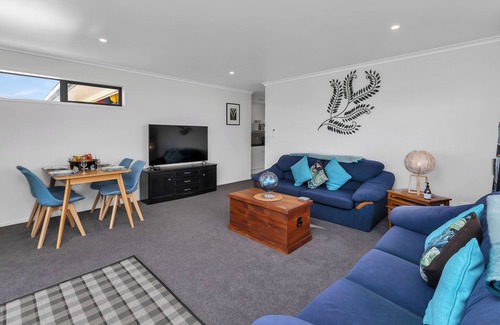 One Tree Point House | The Leading Light - One Tree Point Holiday Home