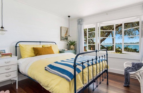 Great Mackerel Beach House | THE LIGHTHOUSE by Palm Beach Holiday Rentals