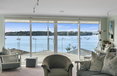 Omokoroa House | The Lighthouse - Omokoroa Holiday Home