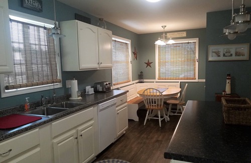North Lakeport House | The Lighthouse Cottage - Sleeps 8