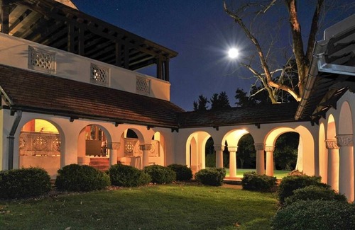 Highland Mills Bed & Breakfast | The Lincoln Room at Rushmore Estate in Woodbury NY Bed and Breakfast