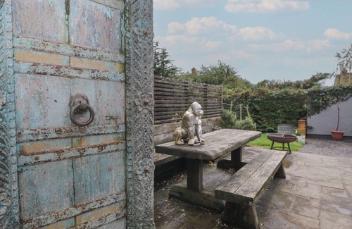 West Pennard Cottage | THE LITTLE COTTAGE ANNEXE, pet friendly, with a garden in Glastonbury