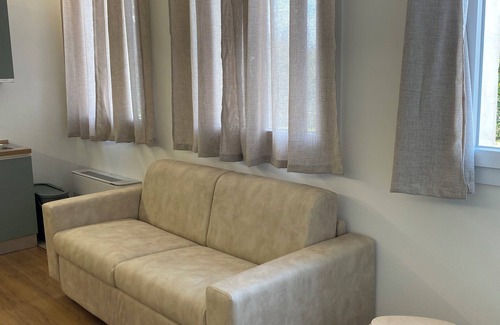 Ponte San Nicolo Apartment | The little house in the park