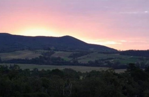 Badger Creek House | The Little House on the Hill