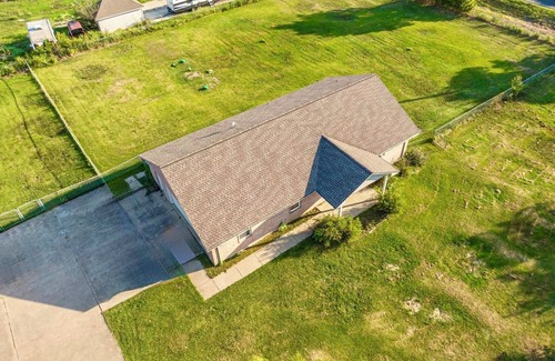 Waxahachie House | The Little Lyla House - Cute home in Waxahachie on almost an acre!