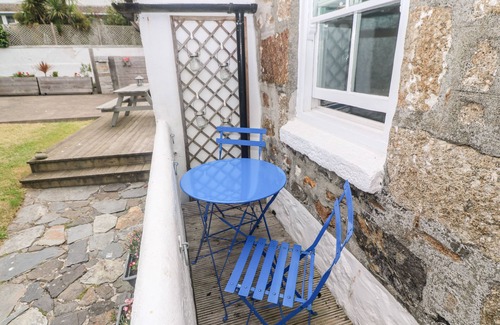Mousehole Cottage | THE LITTLE NET LOFT, pet friendly, with open fire in Mousehole