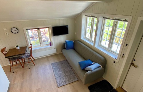 Barstrand Cabin | The Little Red Cabin Lofoten