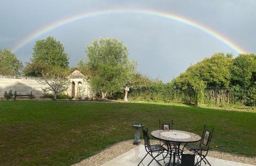 Chevanceaux Bed & Breakfast | The Little Robin