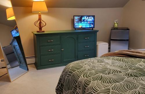 New Bedford House | The Little Swan Retreat