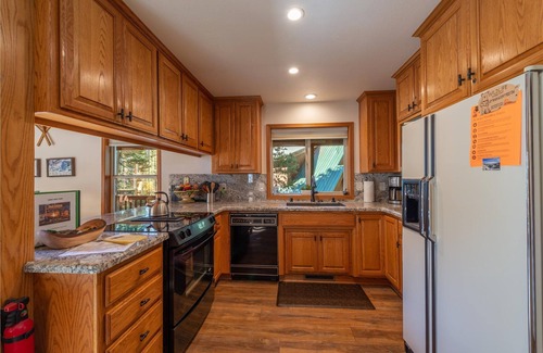Serene Lakes Cabin | The Lodge at Serene Lakes—now with AIR CONDITIONING…one of few in Serene Lakes