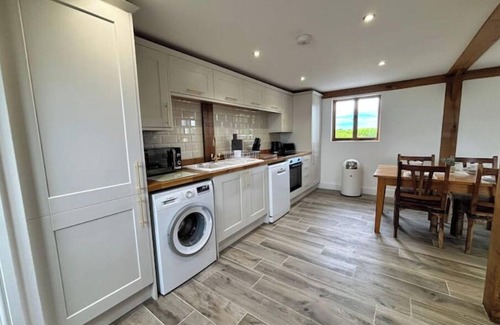 Martlesham Heath House | The lodge Sleeps 5 Away from it all self catering property in Newbourne,