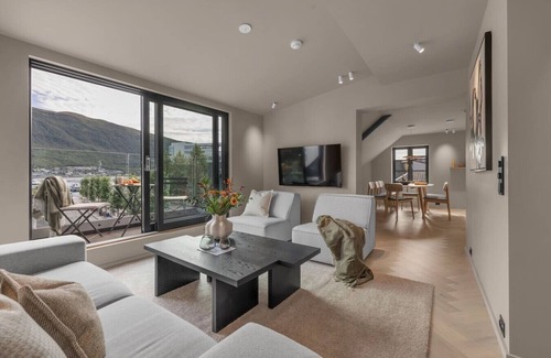 Tromso Condo | The Loft - 4BR/2BATH Central Apt