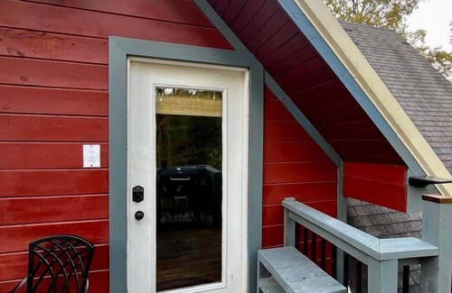 Stanton Apartment | The Loft at Kettlestone with Hot Tub in the RRG