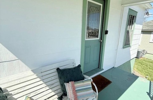 Bradley House | The Lofty Maple- Charming 3 bedroom home with kid friendly space in the loft.