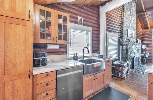 Gladwin Cabin | The Log Weekend (Gladwin, MI): Waterfront, An Authentic Log Cabin Experience!