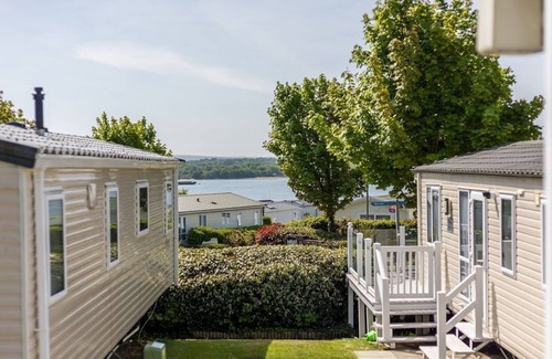 Hamworthy Apartment | The Lookout - a caravan that sleeps 4 guests in 2 bedrooms