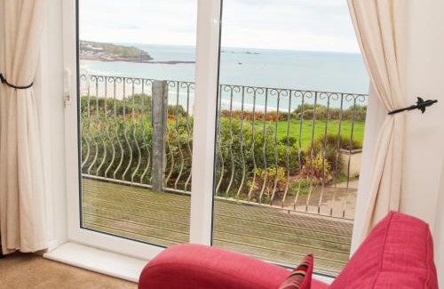 Penzance Apartment | The Lookout