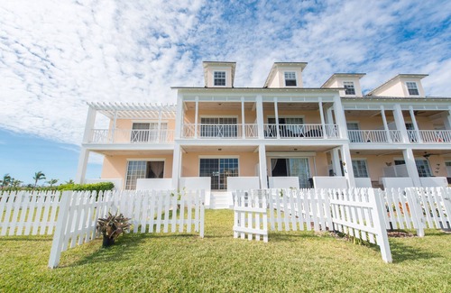 Palm Cay House | The Lucayan at Palm Cay - Luxury 4BR-Gated MarinaResort~Pool~Beach~Tennis