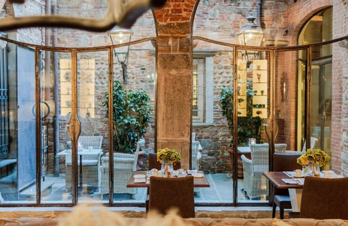 Lucca Historical Center Apartment | The Lucca Heritage Retreat, a Spacious Home with Outdoor inside the Walls of Lucca