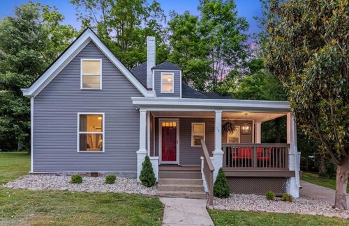 Georgetown House | The Luxe/Hot Tub/12min to Horse Park/30 Min to Ark