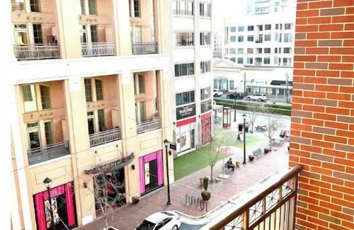 Loring Heights Apartment | ⭐️The Luxurious VERSACE LOFT⭐️MIDTOWN/LENOX/BUCKHEAD