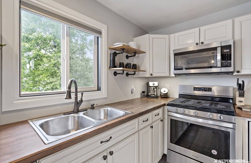 Old Seward - Oceanview Apartment | The Luxury Loft in Anchorage
