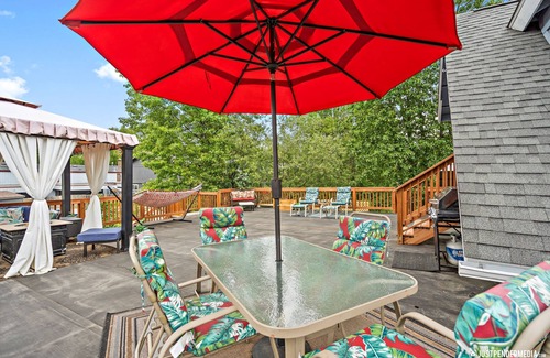 Old Seward - Oceanview Apartment | The Luxury Loft in Anchorage