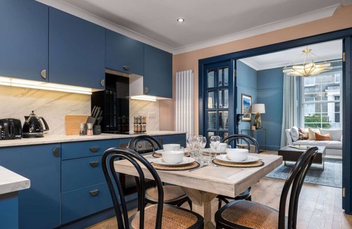 Dalavich Apartment | The Macdui Master Suite at Munro Guest House