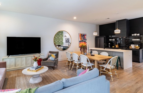 Germantown Apartment | The Magnolia #8 by AvantStay | Downtown + Balcony
