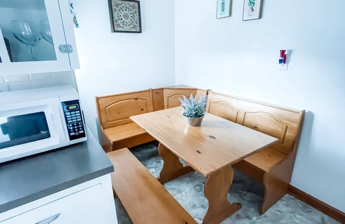 Ansted Apartment | The Main Street Stay - Unit 1 - NRG