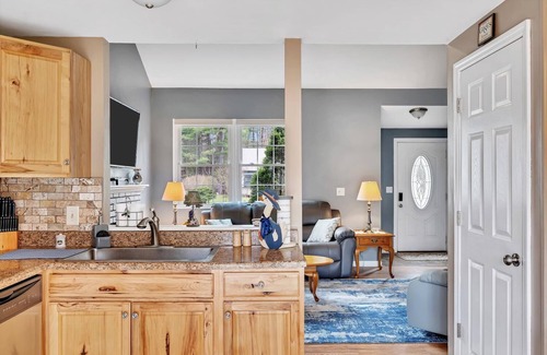 Malta House | The Malta Cozy Getaway|Track|Belmont|SPAC|WIFI|Grill|Parking|